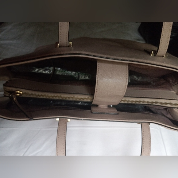 Kate Spade Handbag - Picture 2 of 11